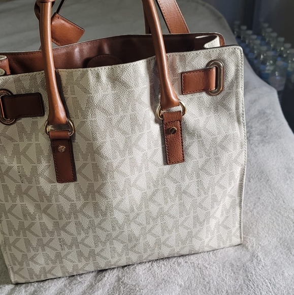 Michael's kors bags - Picture 13 of 14